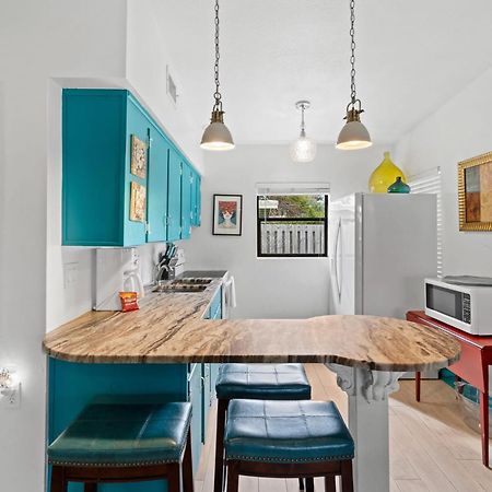 Uptown Cottage - Walk To The Beach And Restaurants Cocoa Beach Bagian luar foto