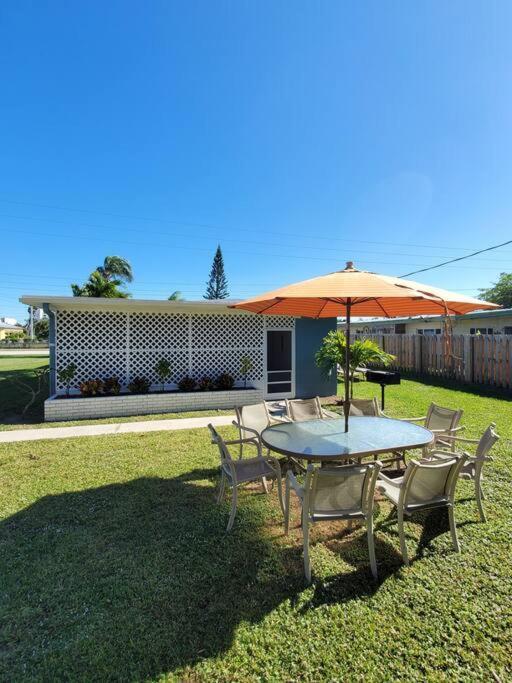 Uptown Cottage - Walk To The Beach And Restaurants Cocoa Beach Bagian luar foto