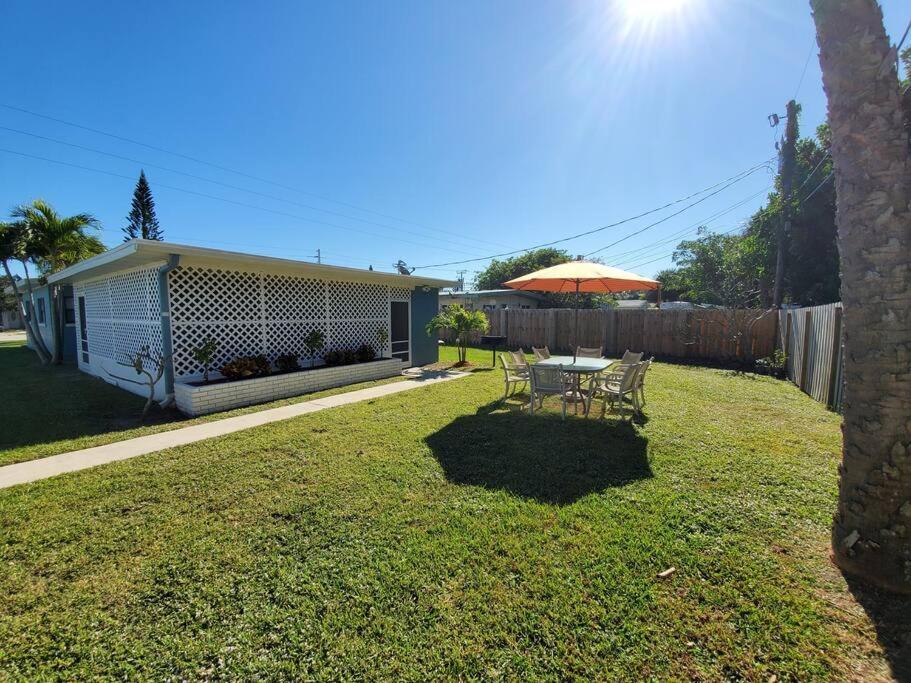Uptown Cottage - Walk To The Beach And Restaurants Cocoa Beach Bagian luar foto