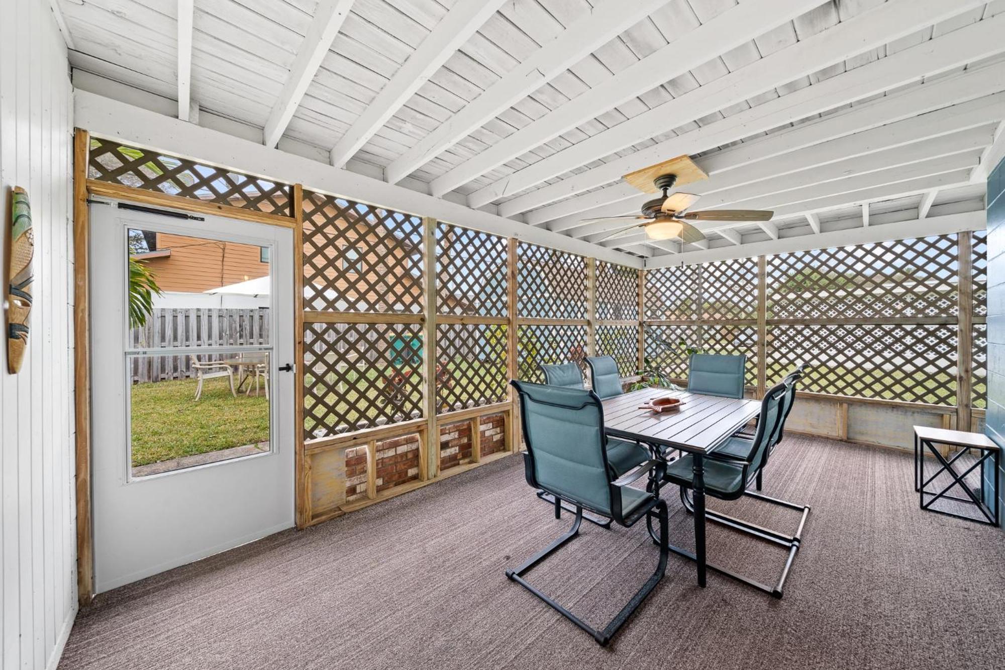 Uptown Cottage - Walk To The Beach And Restaurants Cocoa Beach Bagian luar foto